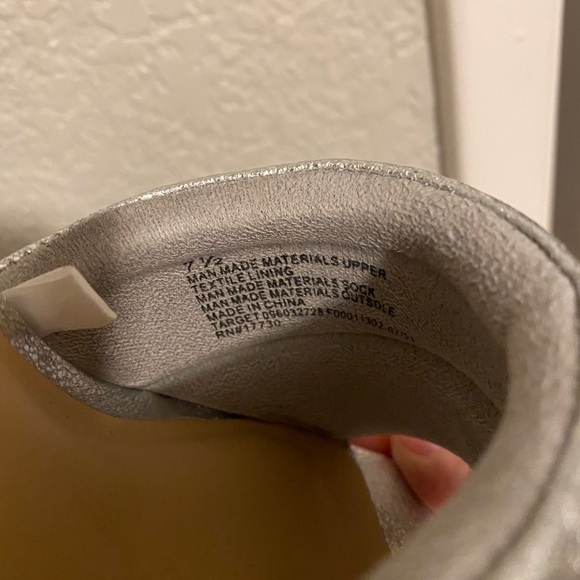 Metallic silver mules - Picture 2 of 8